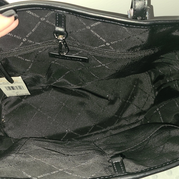 Michael Kors Medium Black Multi Carryall Tote - Picture 3 of 3